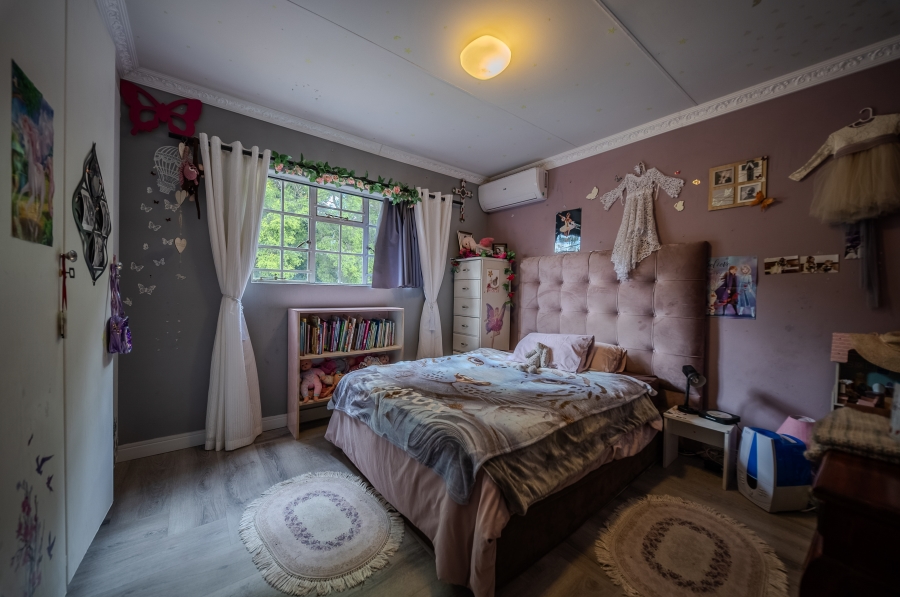 4 Bedroom Property for Sale in Faerie Glen Gauteng