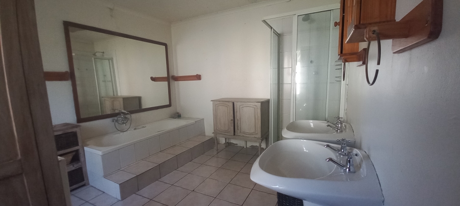 14 Bedroom Property for Sale in Fairlead Gauteng