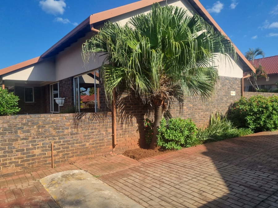 2 Bedroom Property for Sale in The Orchards Gauteng