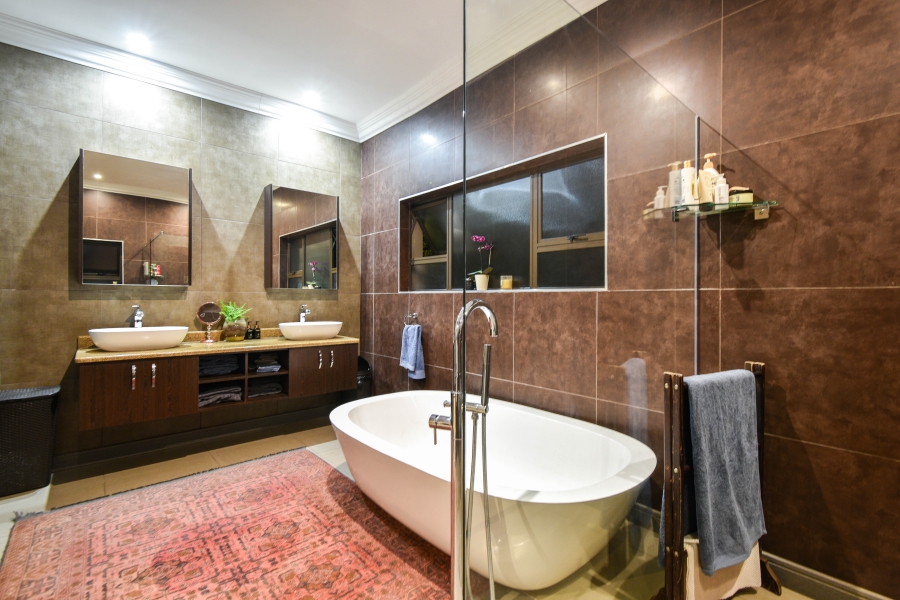 4 Bedroom Property for Sale in Magalieskruin Gauteng