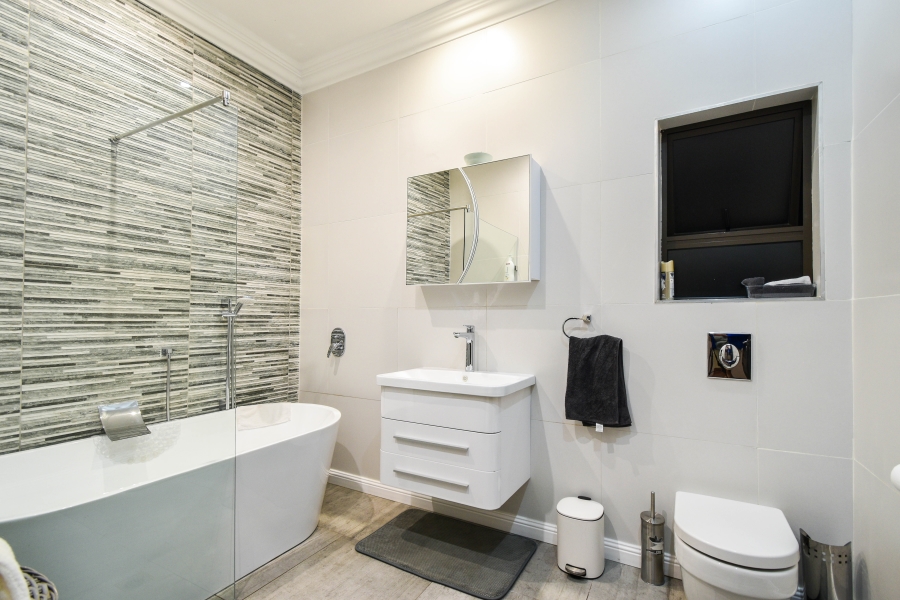 4 Bedroom Property for Sale in Magalieskruin Gauteng