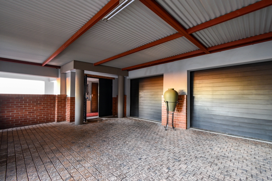 4 Bedroom Property for Sale in Magalieskruin Gauteng