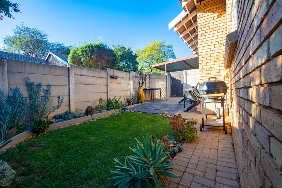2 Bedroom Property for Sale in Honeydew Ridge Gauteng
