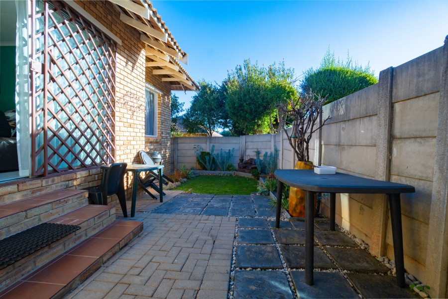 2 Bedroom Property for Sale in Honeydew Ridge Gauteng