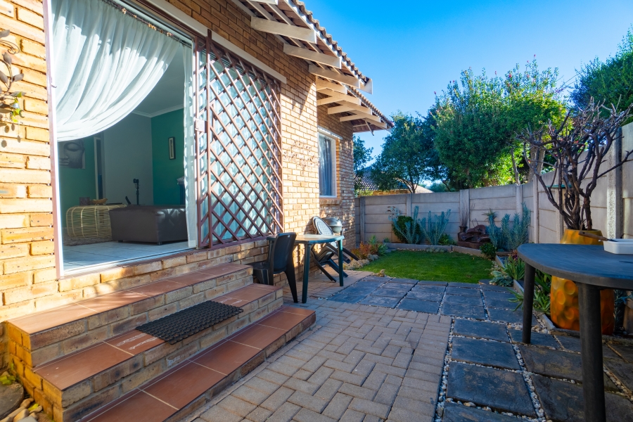 2 Bedroom Property for Sale in Honeydew Ridge Gauteng