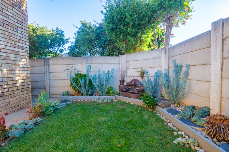 2 Bedroom Property for Sale in Honeydew Ridge Gauteng
