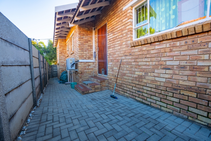 2 Bedroom Property for Sale in Honeydew Ridge Gauteng