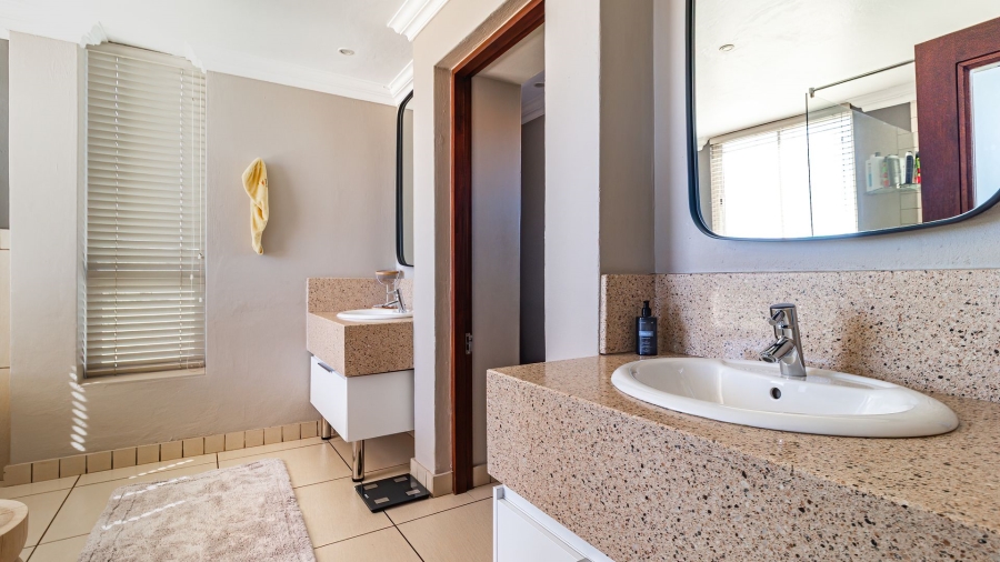 4 Bedroom Property for Sale in Pebble Rock Golf Village Gauteng