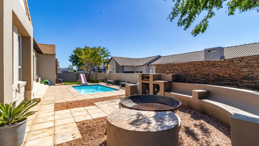 4 Bedroom Property for Sale in Pebble Rock Golf Village Gauteng