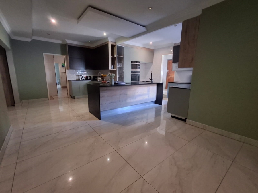 5 Bedroom Property for Sale in Theresa Park Gauteng