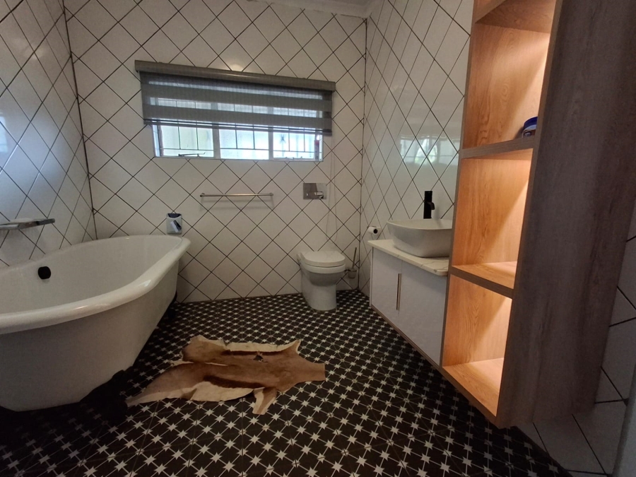 5 Bedroom Property for Sale in Theresa Park Gauteng