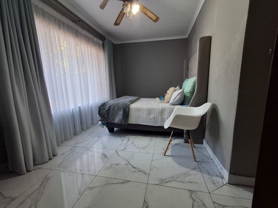 5 Bedroom Property for Sale in Theresa Park Gauteng