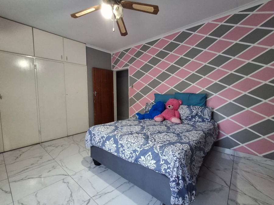 5 Bedroom Property for Sale in Theresa Park Gauteng