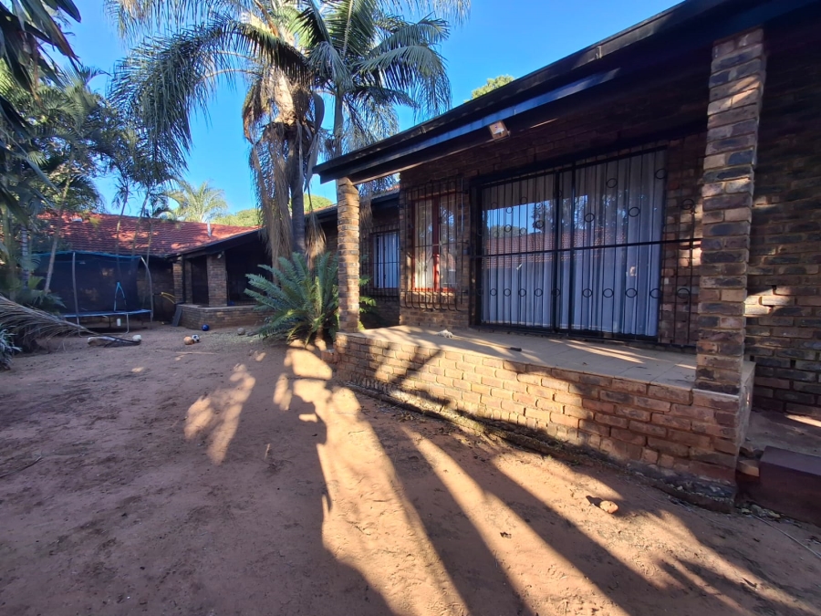 5 Bedroom Property for Sale in Theresa Park Gauteng