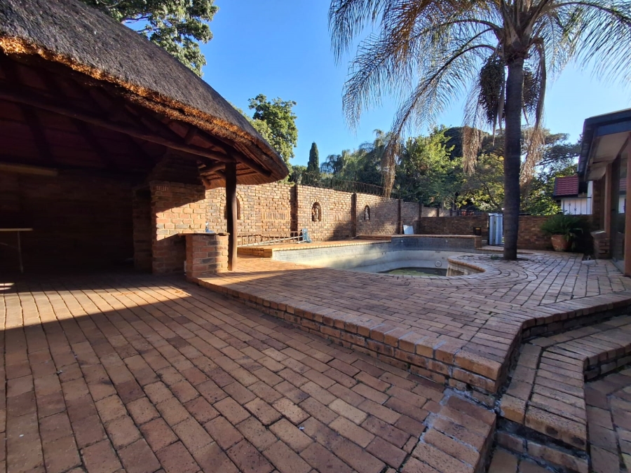 5 Bedroom Property for Sale in Theresa Park Gauteng
