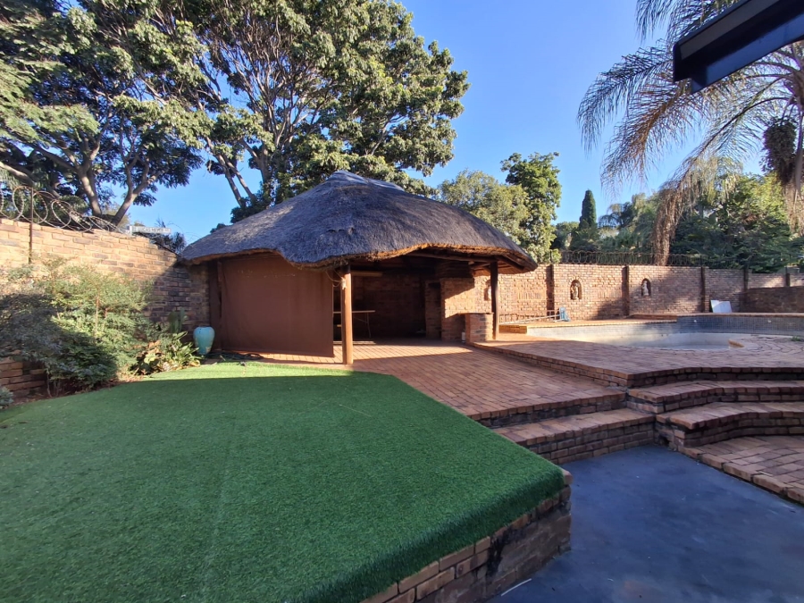 5 Bedroom Property for Sale in Theresa Park Gauteng