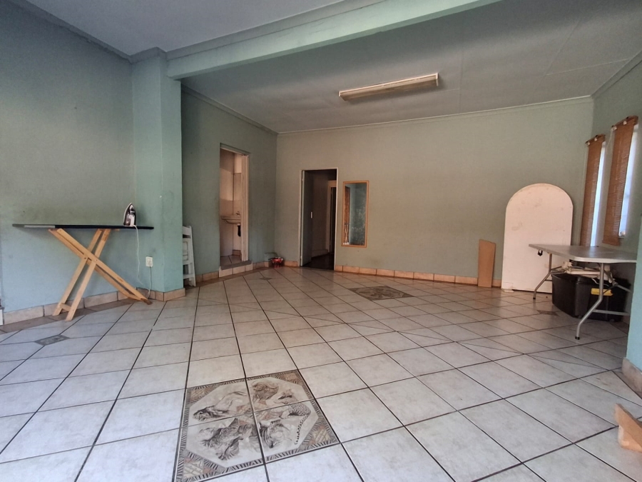 5 Bedroom Property for Sale in Theresa Park Gauteng
