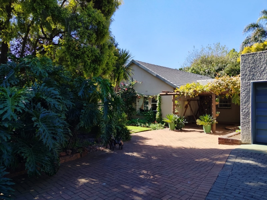 3 Bedroom Property for Sale in Birchleigh Gauteng