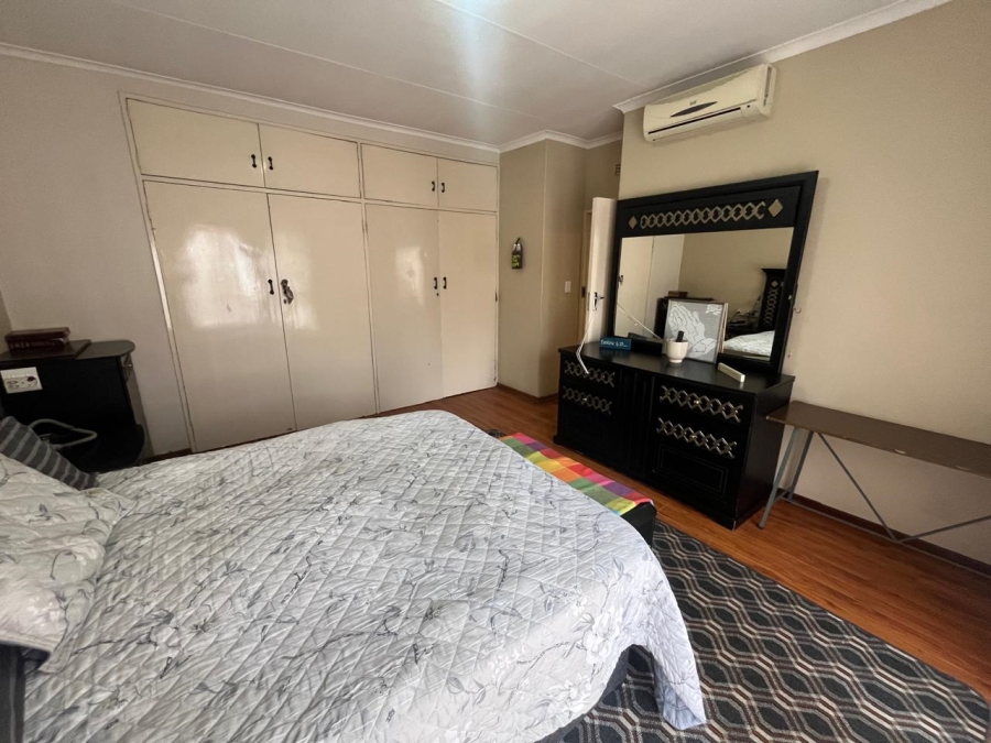 3 Bedroom Property for Sale in South Crest Gauteng