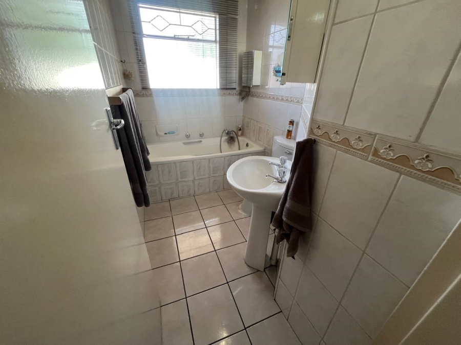 3 Bedroom Property for Sale in South Crest Gauteng