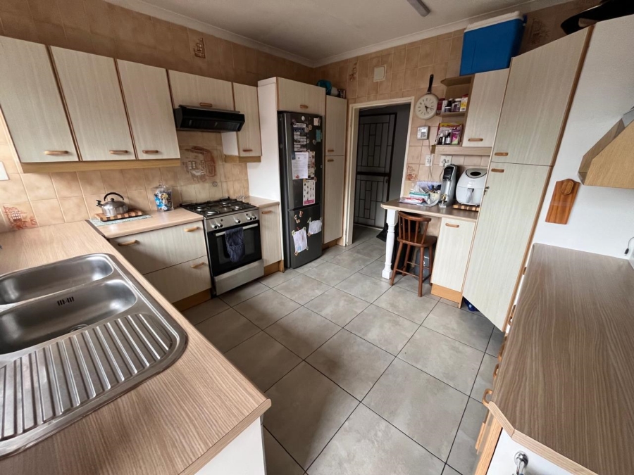 4 Bedroom Property for Sale in Mulbarton Gauteng