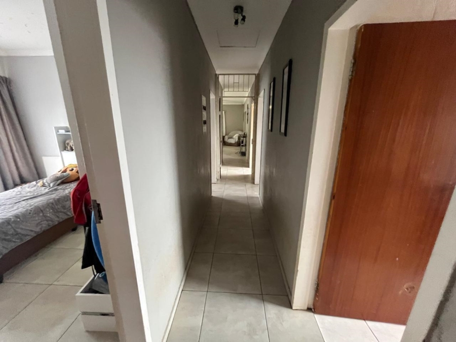4 Bedroom Property for Sale in Mulbarton Gauteng