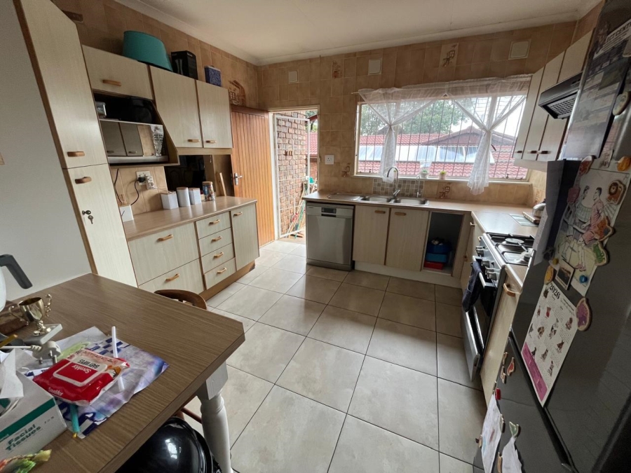 4 Bedroom Property for Sale in Mulbarton Gauteng
