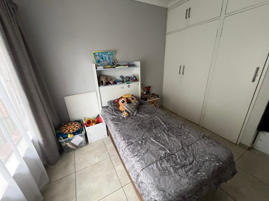 4 Bedroom Property for Sale in Mulbarton Gauteng