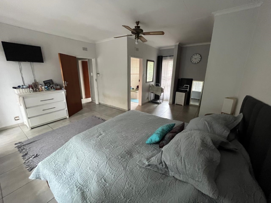 4 Bedroom Property for Sale in Mulbarton Gauteng
