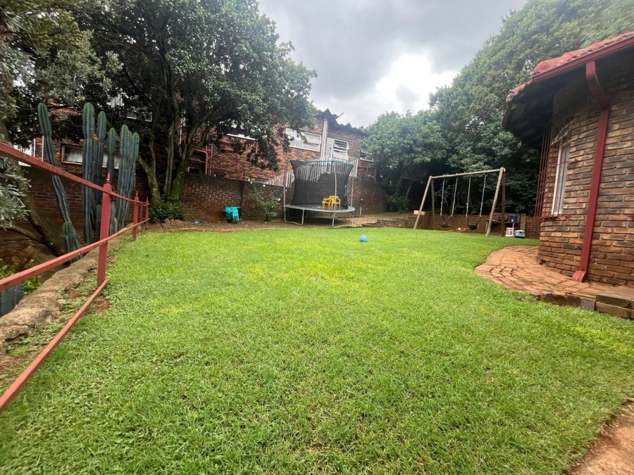 4 Bedroom Property for Sale in Mulbarton Gauteng