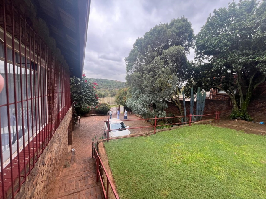 4 Bedroom Property for Sale in Mulbarton Gauteng