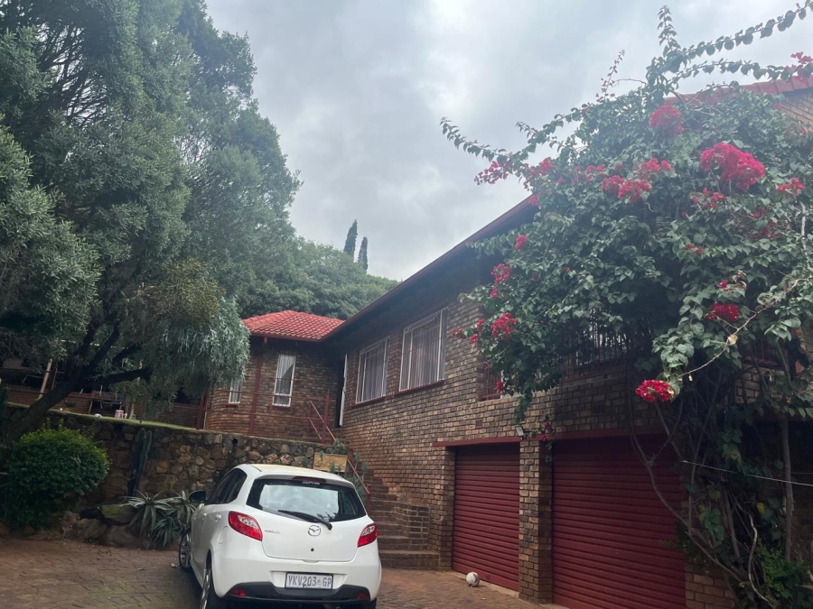 4 Bedroom Property for Sale in Mulbarton Gauteng
