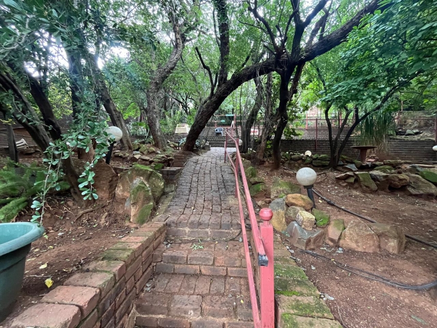 4 Bedroom Property for Sale in Mulbarton Gauteng