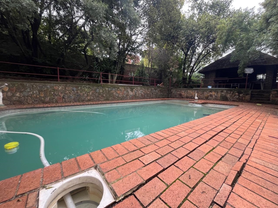 4 Bedroom Property for Sale in Mulbarton Gauteng