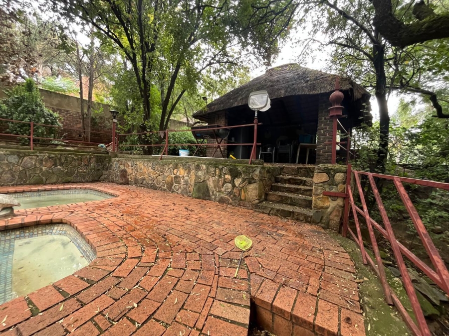 4 Bedroom Property for Sale in Mulbarton Gauteng