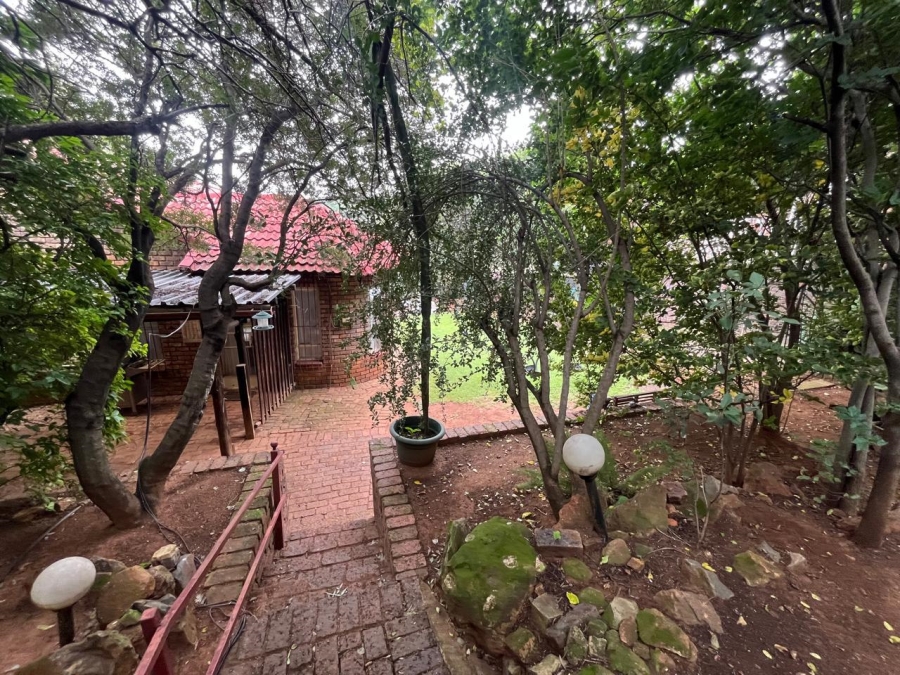 4 Bedroom Property for Sale in Mulbarton Gauteng