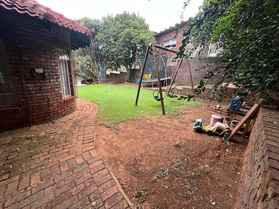 4 Bedroom Property for Sale in Mulbarton Gauteng