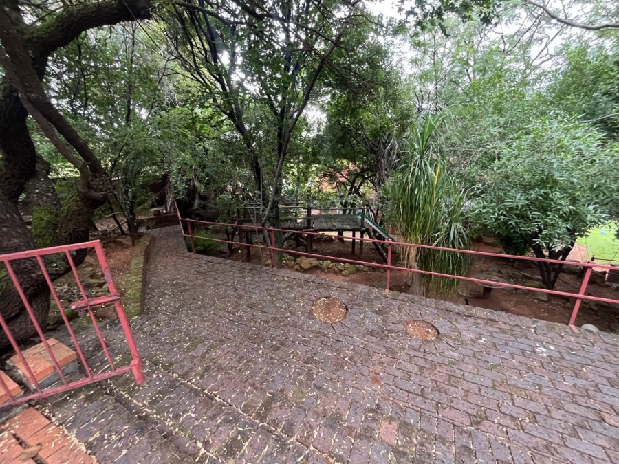 4 Bedroom Property for Sale in Mulbarton Gauteng