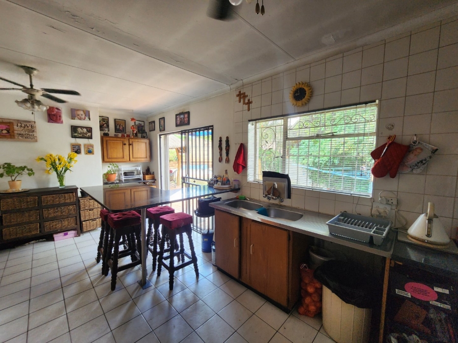4 Bedroom Property for Sale in Verwoerdpark Gauteng