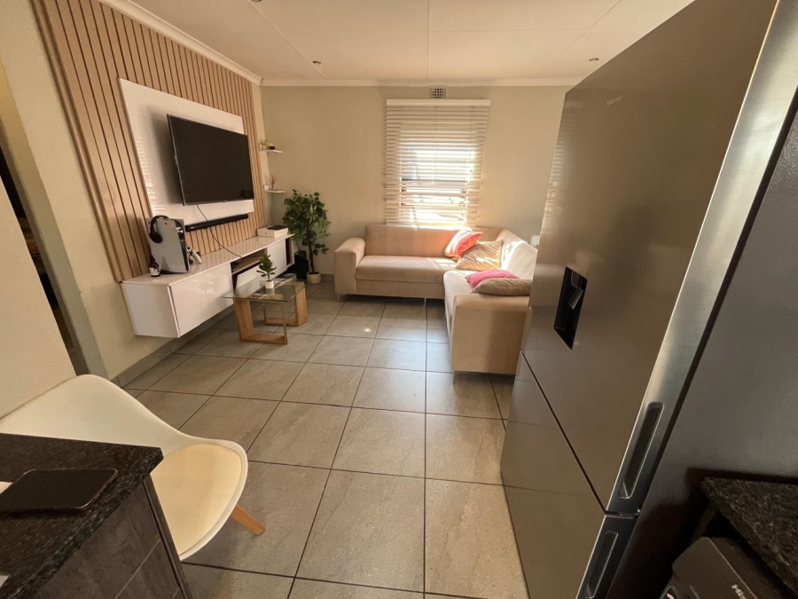 2 Bedroom Property for Sale in Albertsdal Gauteng