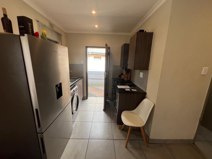 2 Bedroom Property for Sale in Albertsdal Gauteng