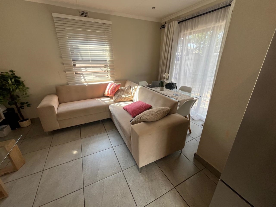2 Bedroom Property for Sale in Albertsdal Gauteng