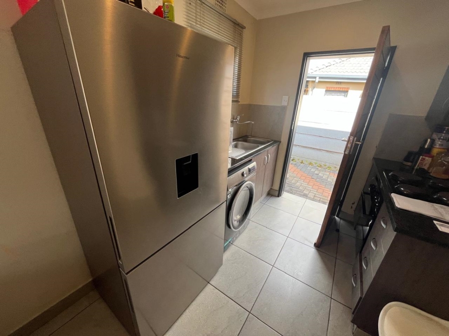 2 Bedroom Property for Sale in Albertsdal Gauteng