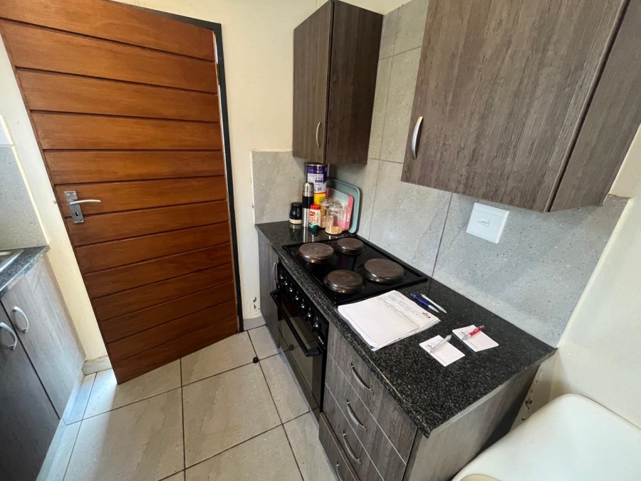 2 Bedroom Property for Sale in Albertsdal Gauteng