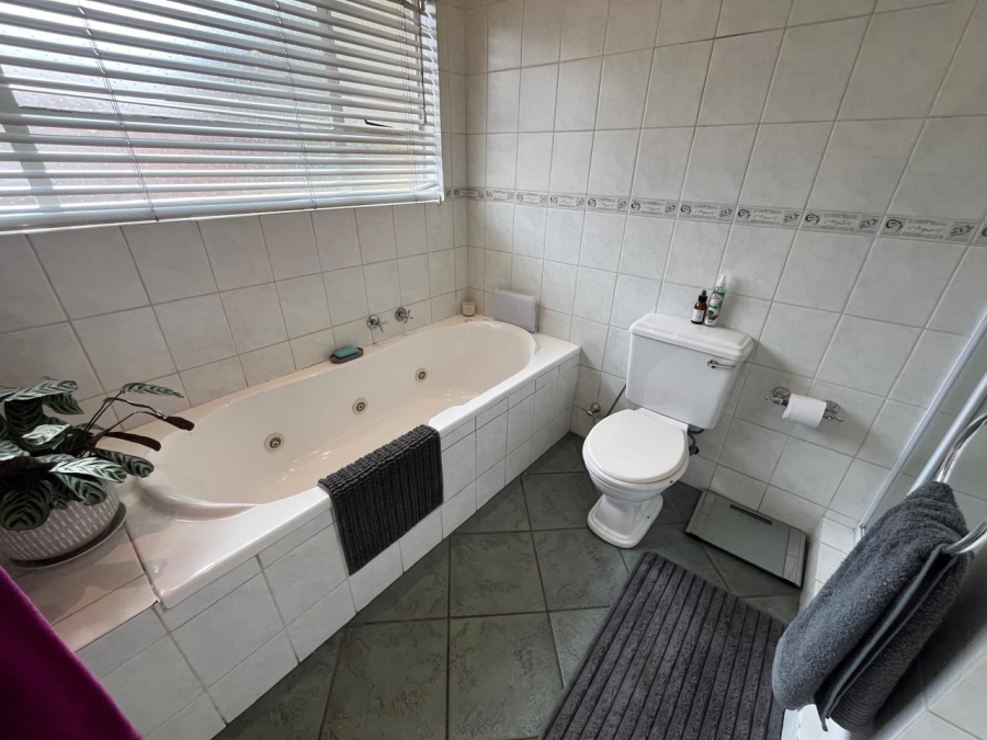 4 Bedroom Property for Sale in Randhart Gauteng