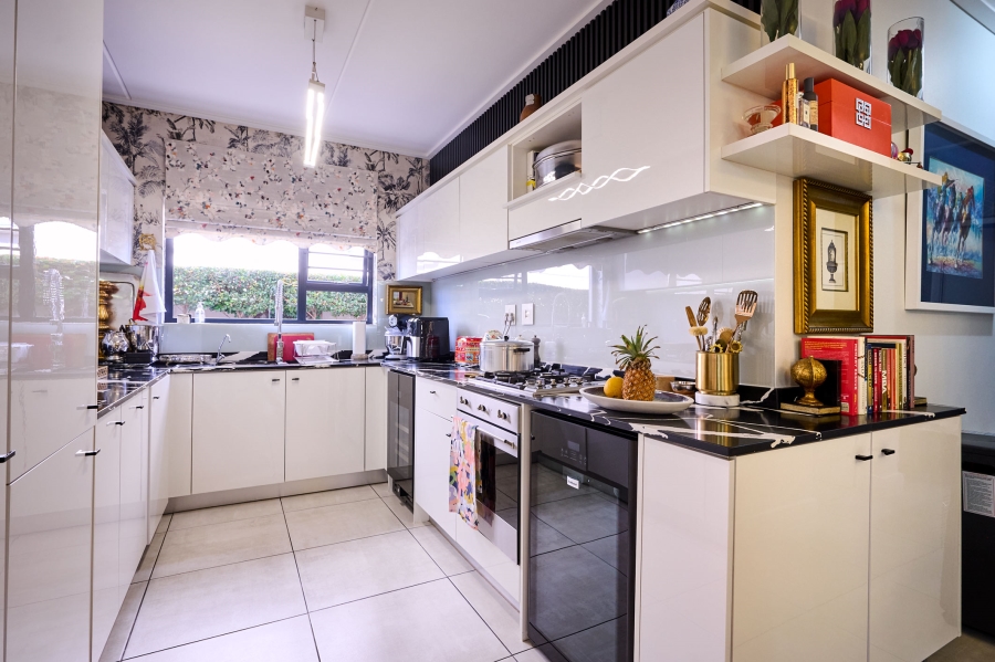 3 Bedroom Property for Sale in Waterfall Gauteng