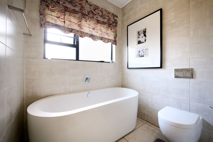 3 Bedroom Property for Sale in Waterfall Gauteng