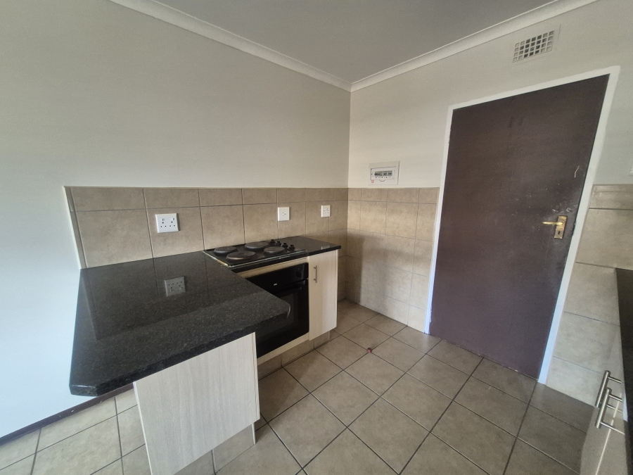 2 Bedroom Property for Sale in Noordwyk Gauteng