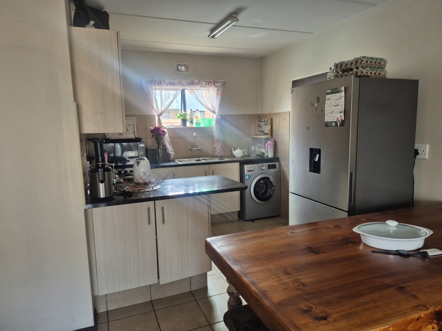 2 Bedroom Property for Sale in Noordwyk Gauteng