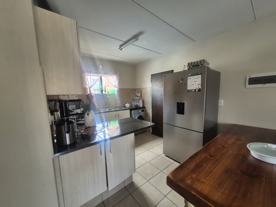 2 Bedroom Property for Sale in Noordwyk Gauteng